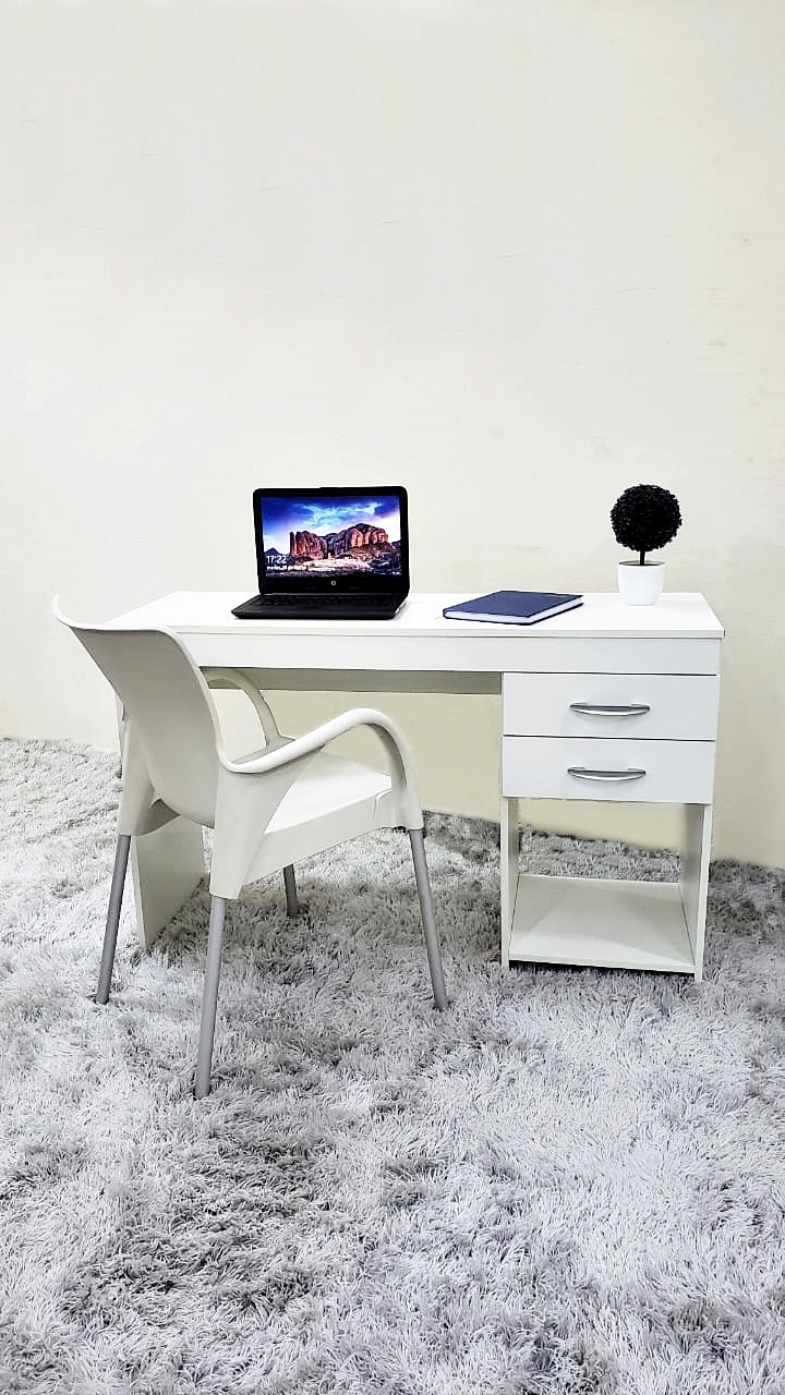 Escritorio Panambi + silla Eames - Electrolujo - Electrolujo